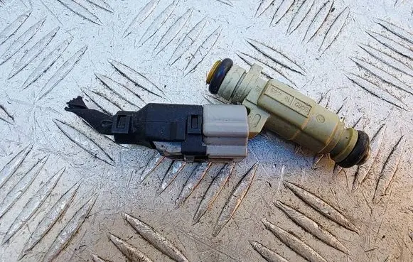 Hyundai i10 Fuel injector 3531004000