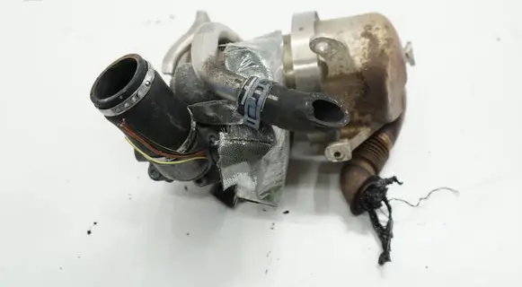 Volkswagen Golf VII EGR valve cooler 04L253120L