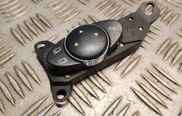 Mercedes-Benz E W211 Wing mirror switch 2118213051 A2118213051