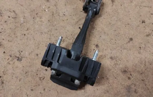 Peugeot 407 Front door check strap stopper