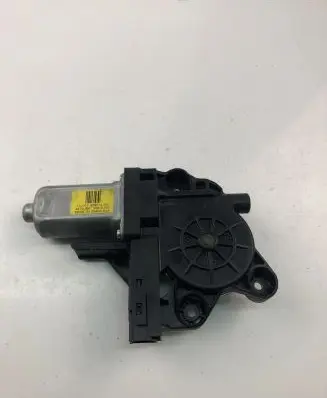 Volvo XC70 Front door window regulator motor 970714102