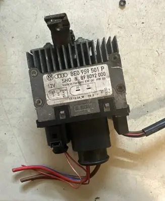 Audi A4 S4 B7 8E 8H Coolant fan relay 8E0959501P 898092000