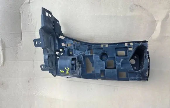 BMW X5 G05 Rear bumper mounting bracket 8069246 10503420