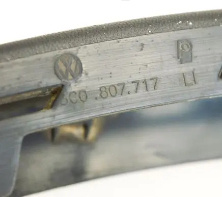 Volkswagen PASSAT B6 Other body part 3C0807717