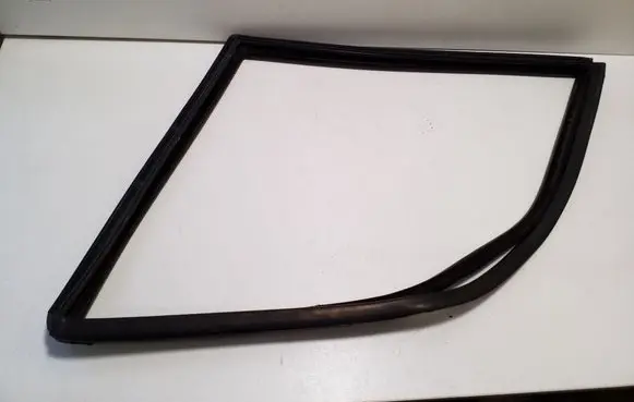 Iveco Daily 6th gen Rubber seal front door window/glass 