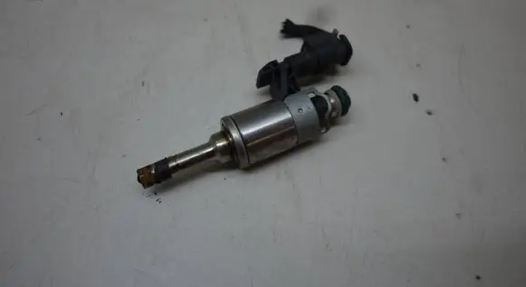 Audi A3 S3 8V Fuel injector 04E906036Q