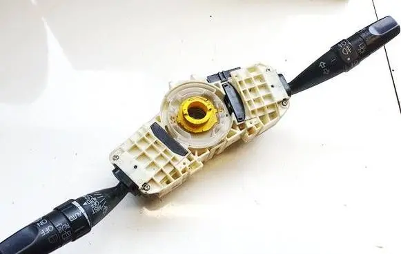 Honda FR-V Wiper turn signal indicator stalk/switch M18624