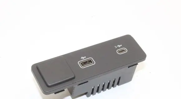 Land Rover Range Rover Velar USB socket connector L8B219E110CE