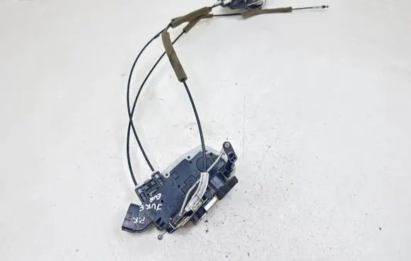 Nissan Juke I F15 Front door lock S5611460 JK17841524