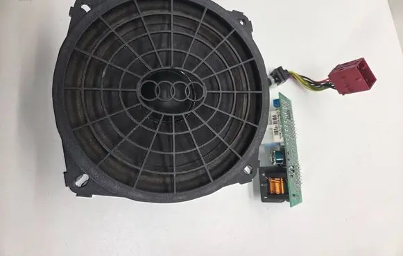 Audi A4 S4 B5 8D Subwoofer speaker 491614029003