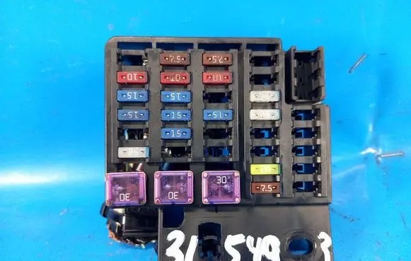 Mazda 3 II Fuse BCN767030F