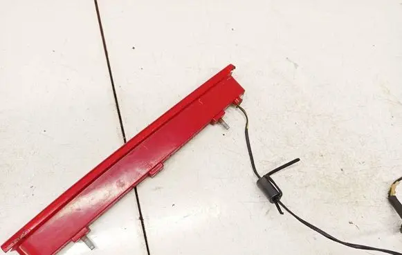 Volvo V40 Third/center stoplight 1090102