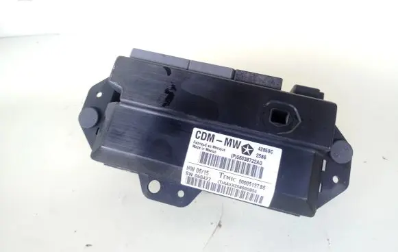Chrysler 300 - 300C Door control unit/module P56038722A0