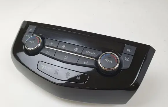 Nissan Qashqai Climate control unit 275004EA1A