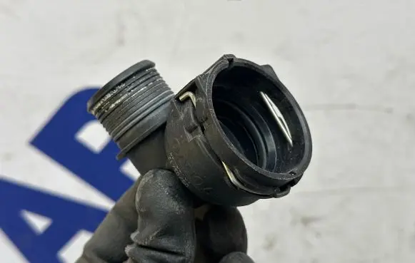 Volvo V40 Engine coolant pipe/hose 206933
