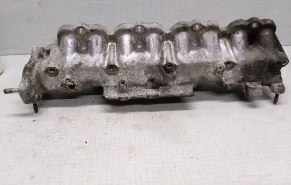 Toyota Avensis T250 Intake manifold