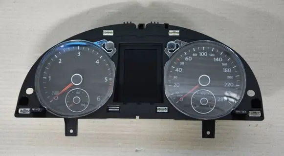 Volkswagen PASSAT CC Speedometer (instrument cluster) 3C8920871