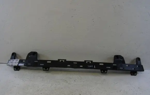 Rear bumper mounting bracket
