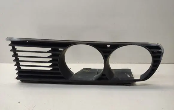 Under headlight/headlamp trim
