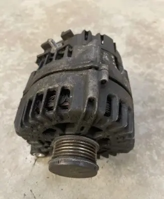 BMW 3 F30 F35 F31 Generator/alternator 8570675 2616716D 135221A