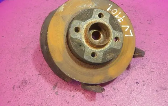 Volkswagen Golf III Front wheel hub spindle knuckle 