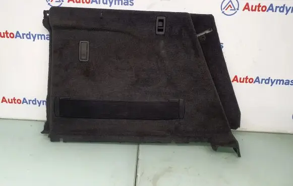 Trunk/boot lower side trim panel