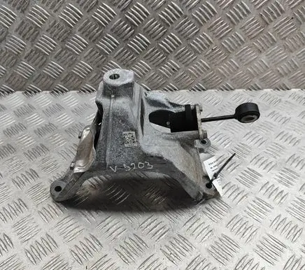 Audi A5 Engine mounting bracket