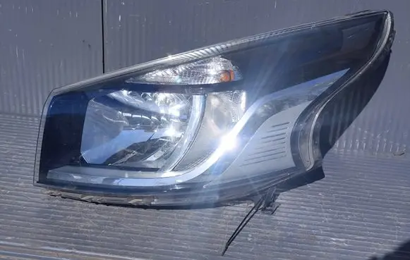 Renault Trafic III (X82) Headlight/headlamp 260605173R