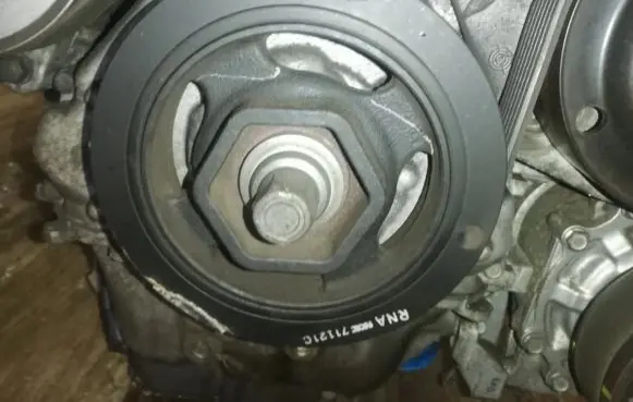 Honda FR-V Crankshaft pulley 71121C