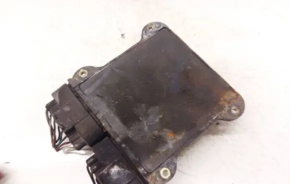 Toyota Avensis T250 Fuel injection control unit/module 8987120050