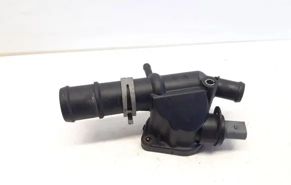Volkswagen PASSAT B6 Engine coolant pipe/hose 03L121132