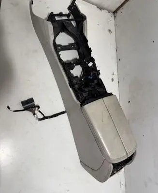 BMW 7 G11 G12 Armrest 9352333 BMV1M17112