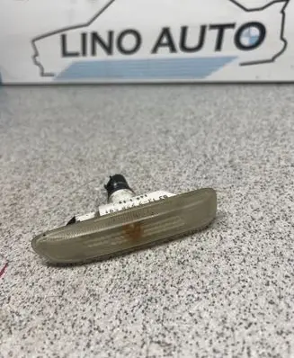 BMW 3 E46 Front fender indicator light 2228591