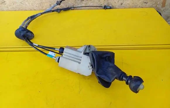 Citroen C8 Gear shift cable linkage 3950690