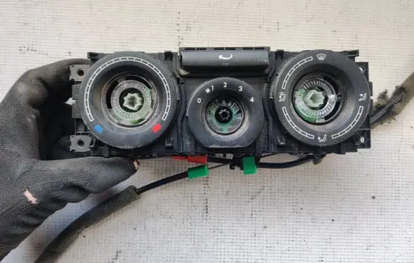Volkswagen Transporter - Caravelle T5 Climate control unit 7H0819045F