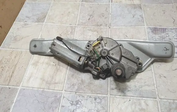Seat Alhambra (Mk1) Rear window wiper motor 7M0955713A 7M0955711