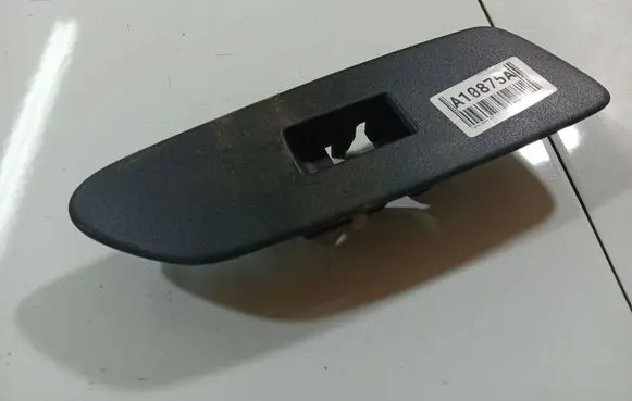Toyota Auris 150 Front door window switch trim 7423112750 74231-12750