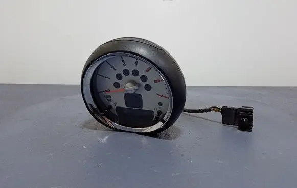Mini One - Cooper Clubman R55 Speedometer (instrument cluster) 9201396