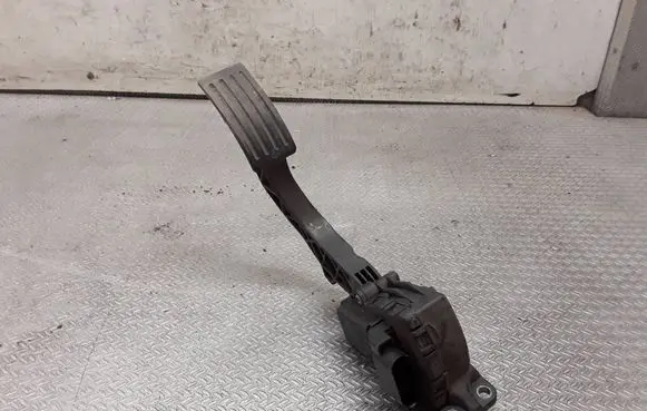 Volvo V50 Accelerator throttle pedal 4M519F836AH 6PV00864101