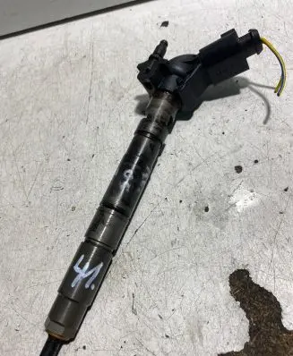 Audi A6 S6 C6 4F Fuel injector 059130277Q