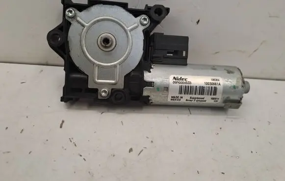 BMW X5 G05 Sunroof motor/actuator 0000004533 10030661A