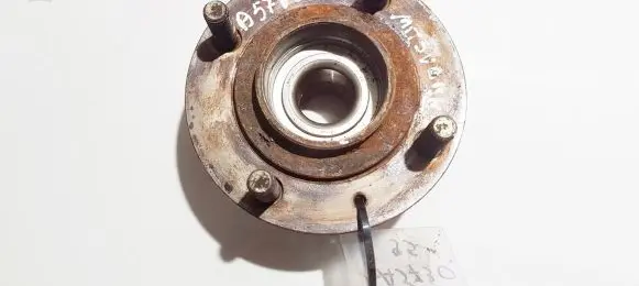 Mitsubishi Space Wagon Rear wheel hub