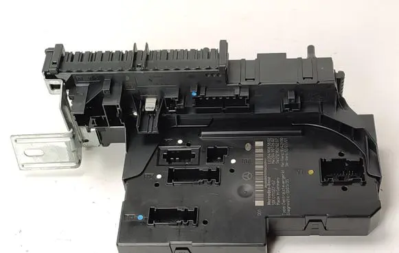 Mercedes-Benz GLK (X204) SAM control unit 2049065802 20251216HCR