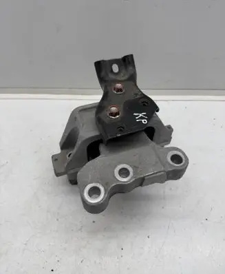 Mitsubishi Outlander Engine mount bracket