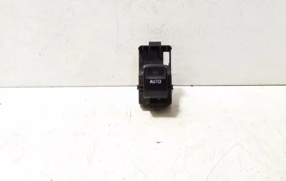 Toyota Prius (XW30) Electric window control switch 192801