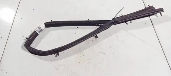 Chevrolet Captiva Rubber seal front coupe door uesd