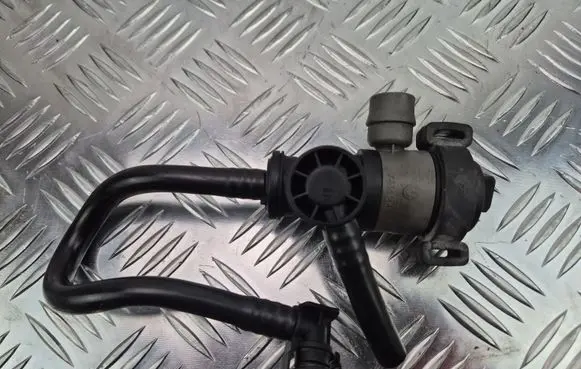 BMW 5 F10 F11 Valve vacuum 7636144