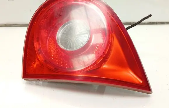 Tailgate rear/tail lights