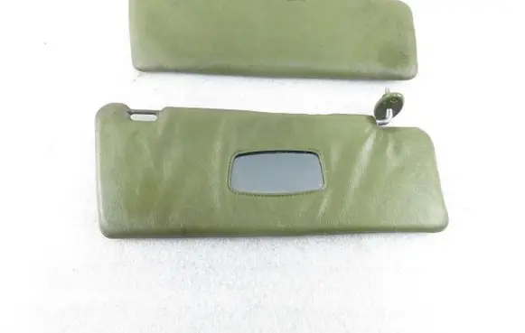 Sun visor clip/hook/bracket