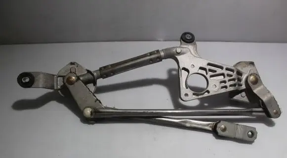 Suzuki SX4 Front wiper linkage 